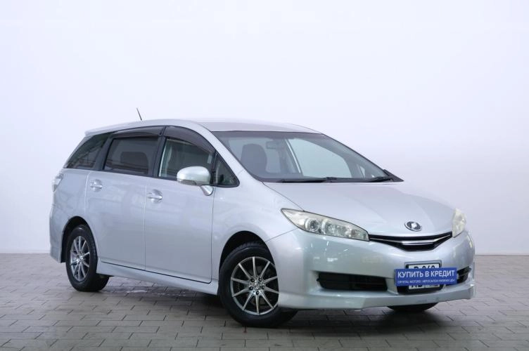 Toyota Wish 1 из 6