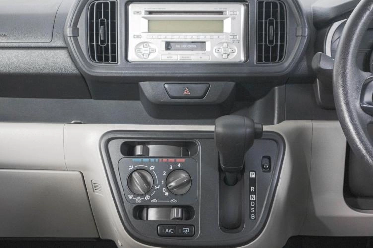 Toyota Passo 16 из 19