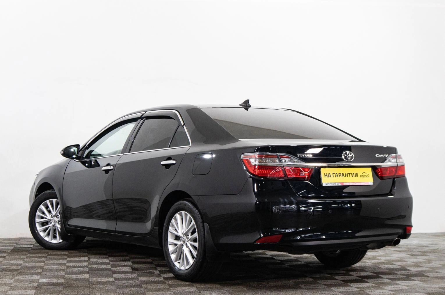 Toyota Camry 4 из 16