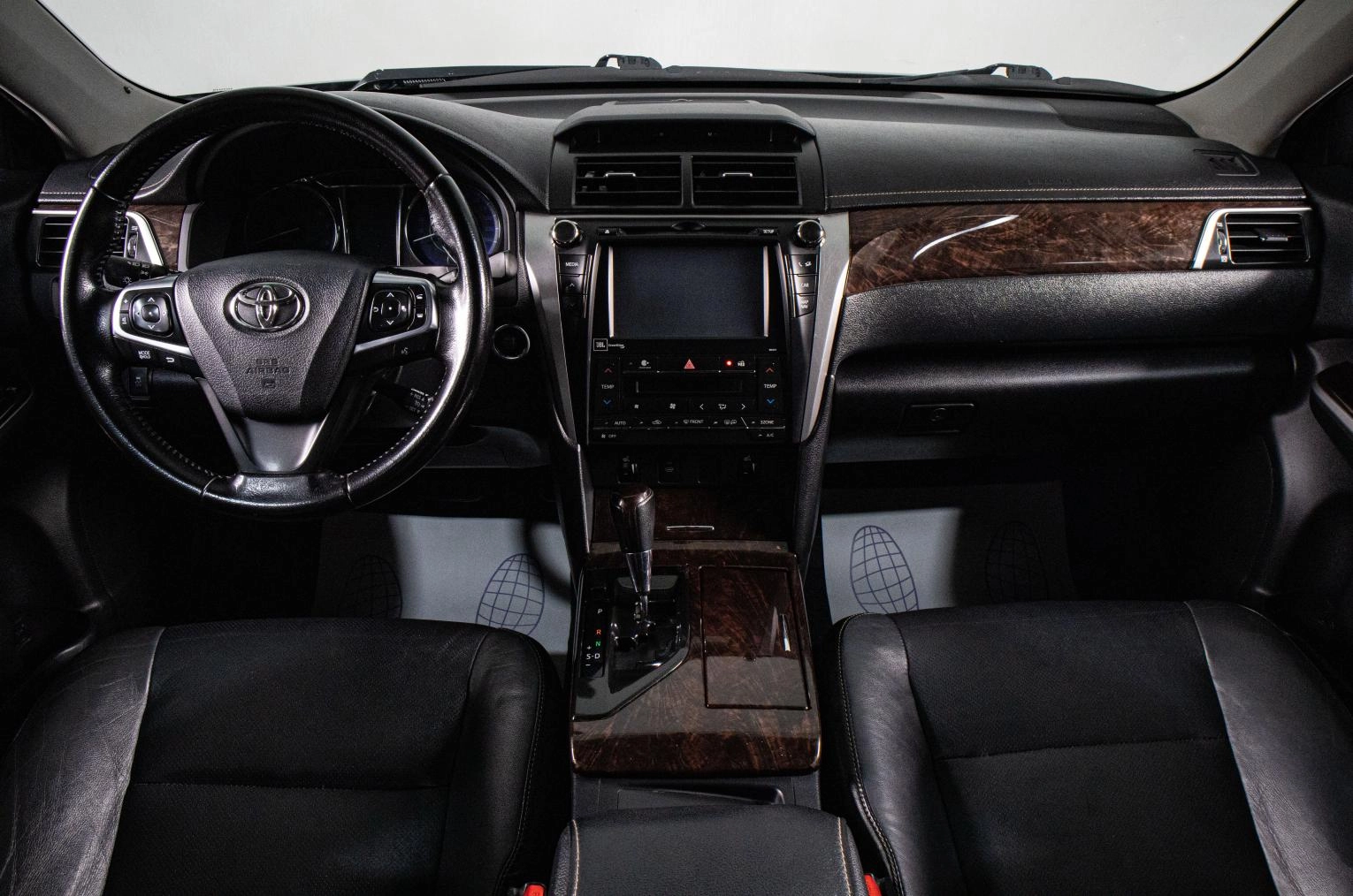 Toyota Camry 11 из 16