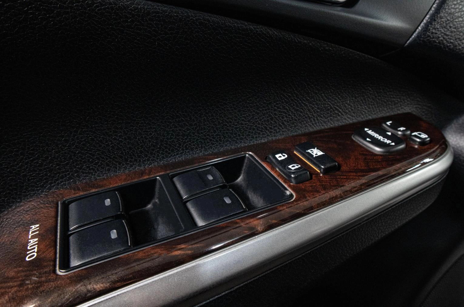 Toyota Camry 7 из 16