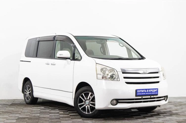 Toyota Noah 1 из 6
