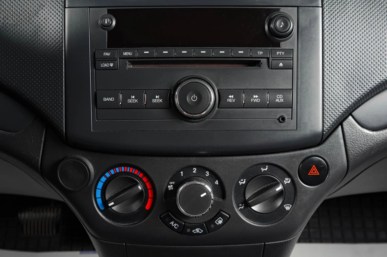 Chevrolet Aveo 14 из 16