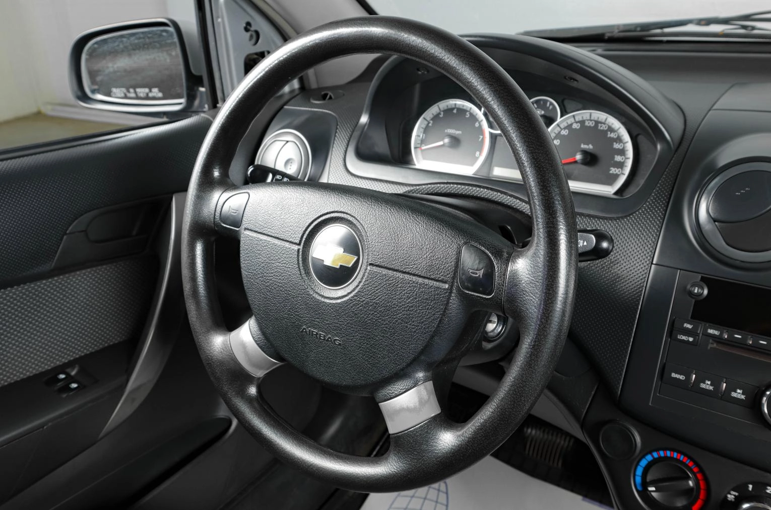 Chevrolet Aveo 11 из 16