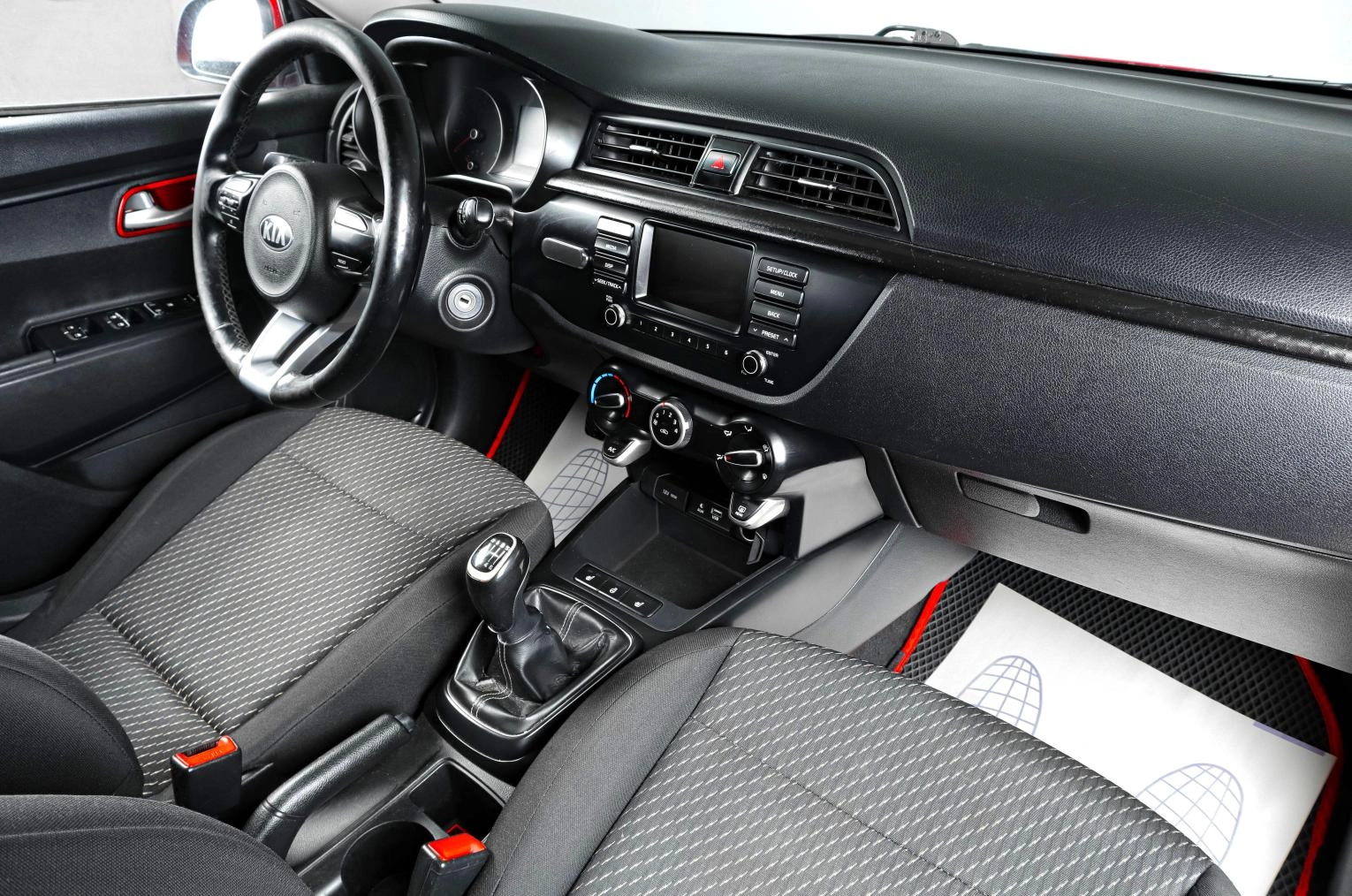KIA Rio 10 из 19