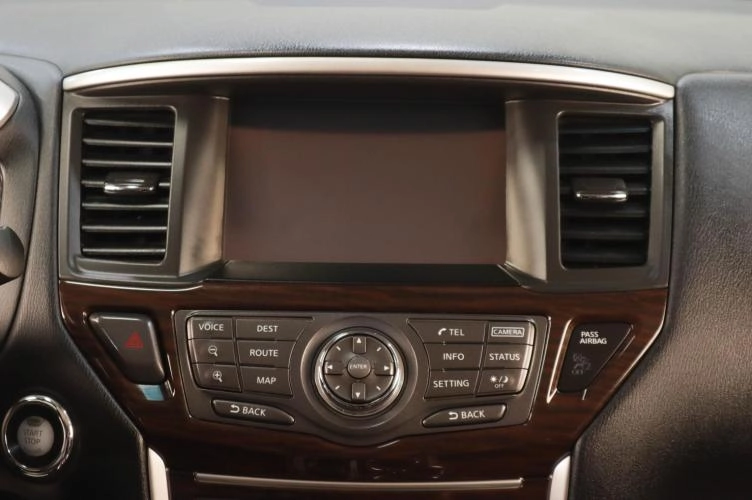 Nissan Pathfinder 15 из 25