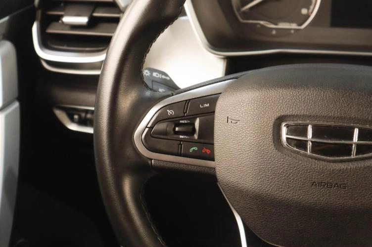 Geely Coolray 13 из 22