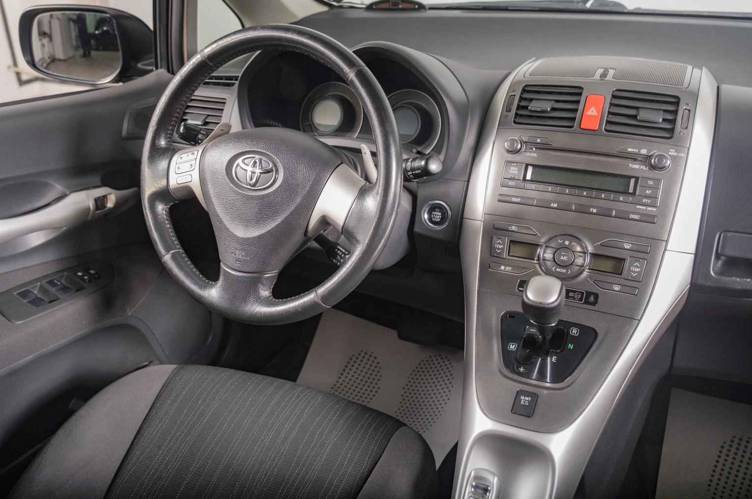 Toyota Auris 9 из 18