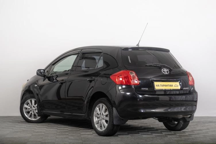 Toyota Auris 5 из 6
