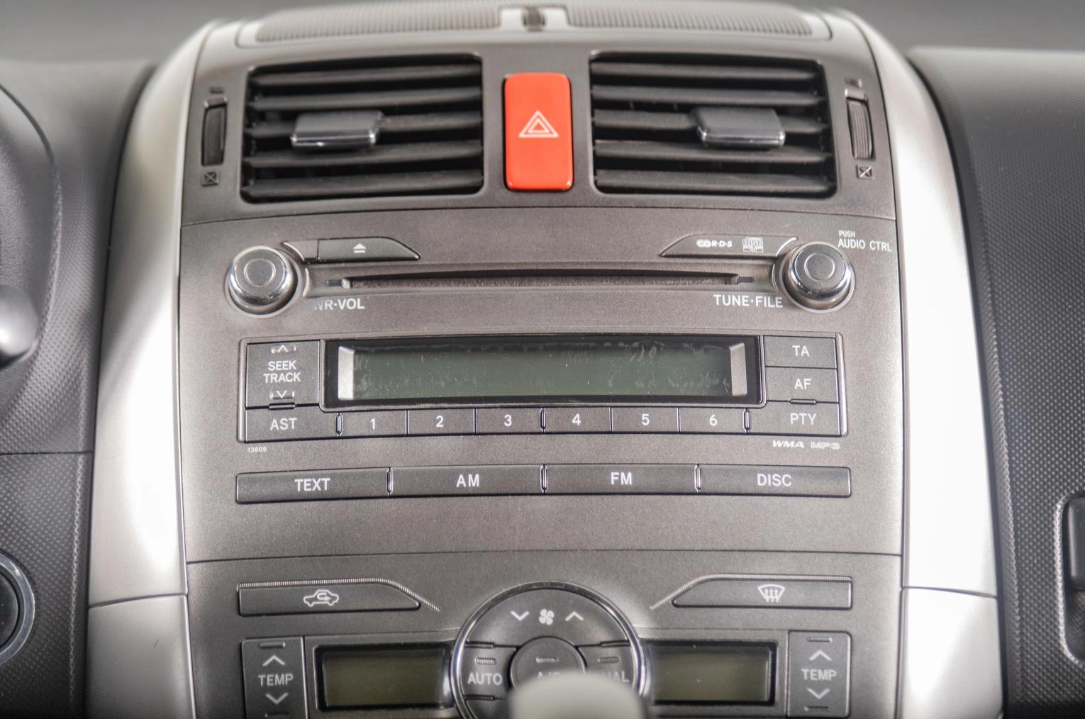 Toyota Auris 14 из 18