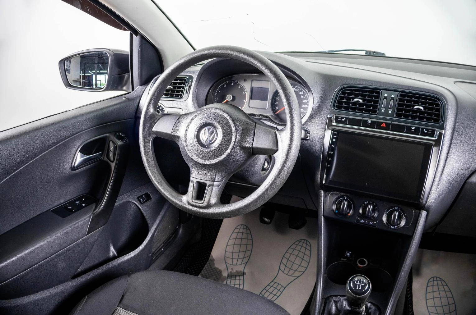 Volkswagen Polo 11 из 20