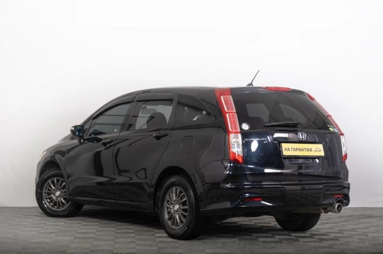 Honda Stream 5 из 6