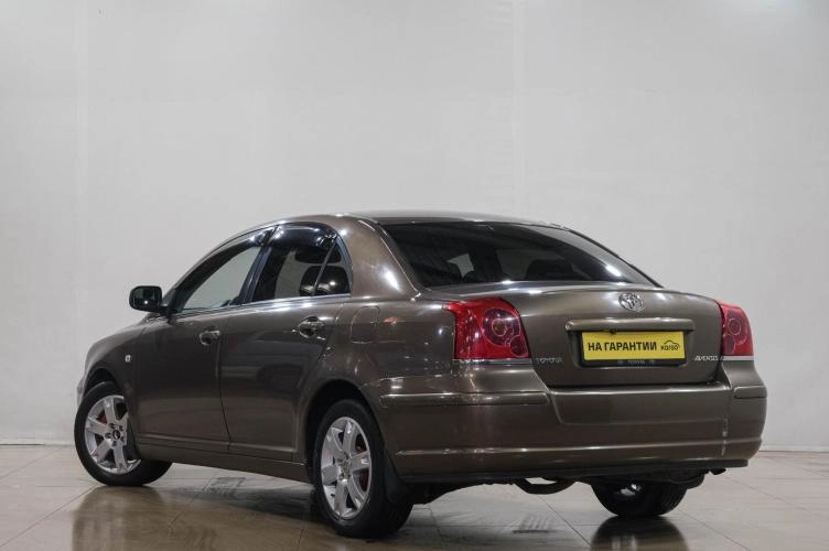 Toyota Avensis 4 из 6
