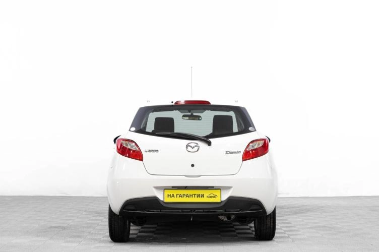 Mazda Demio 5 из 6