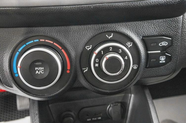 KIA Rio 19 из 26