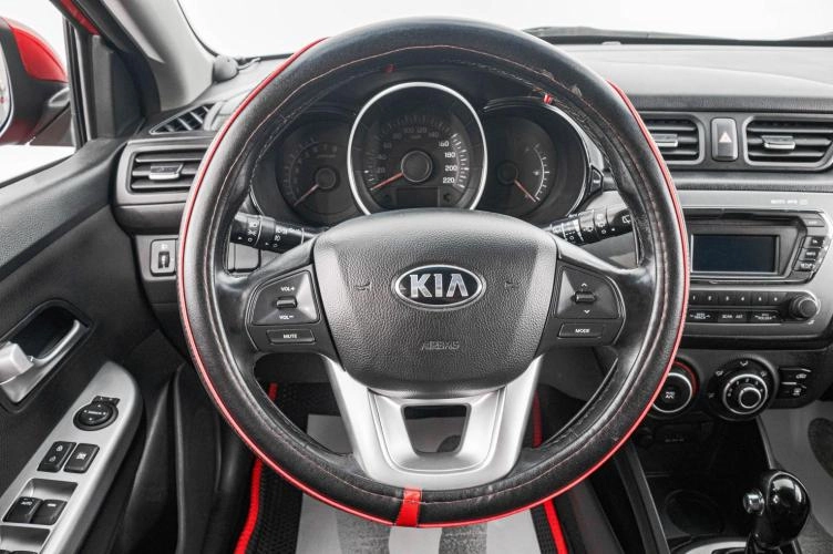 KIA Rio 13 из 26