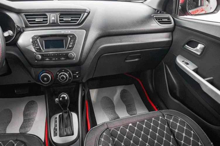 KIA Rio 22 из 26