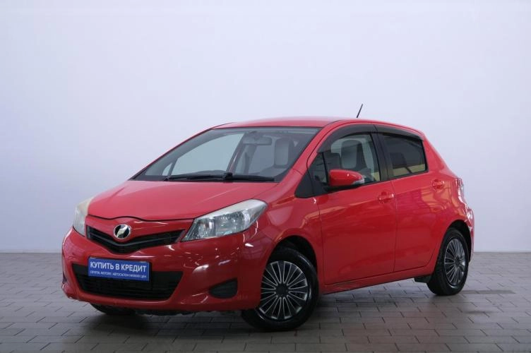Toyota Vitz 3 из 6