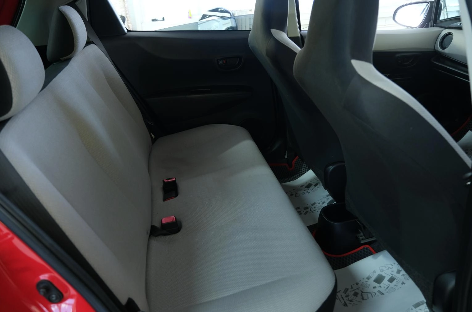 Toyota Vitz 20 из 22