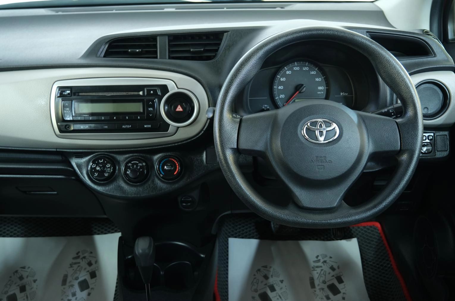 Toyota Vitz 11 из 22