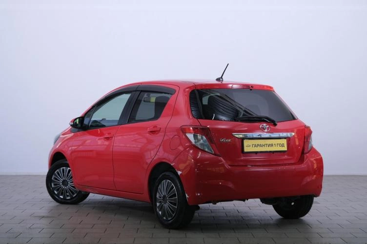 Toyota Vitz 4 из 6