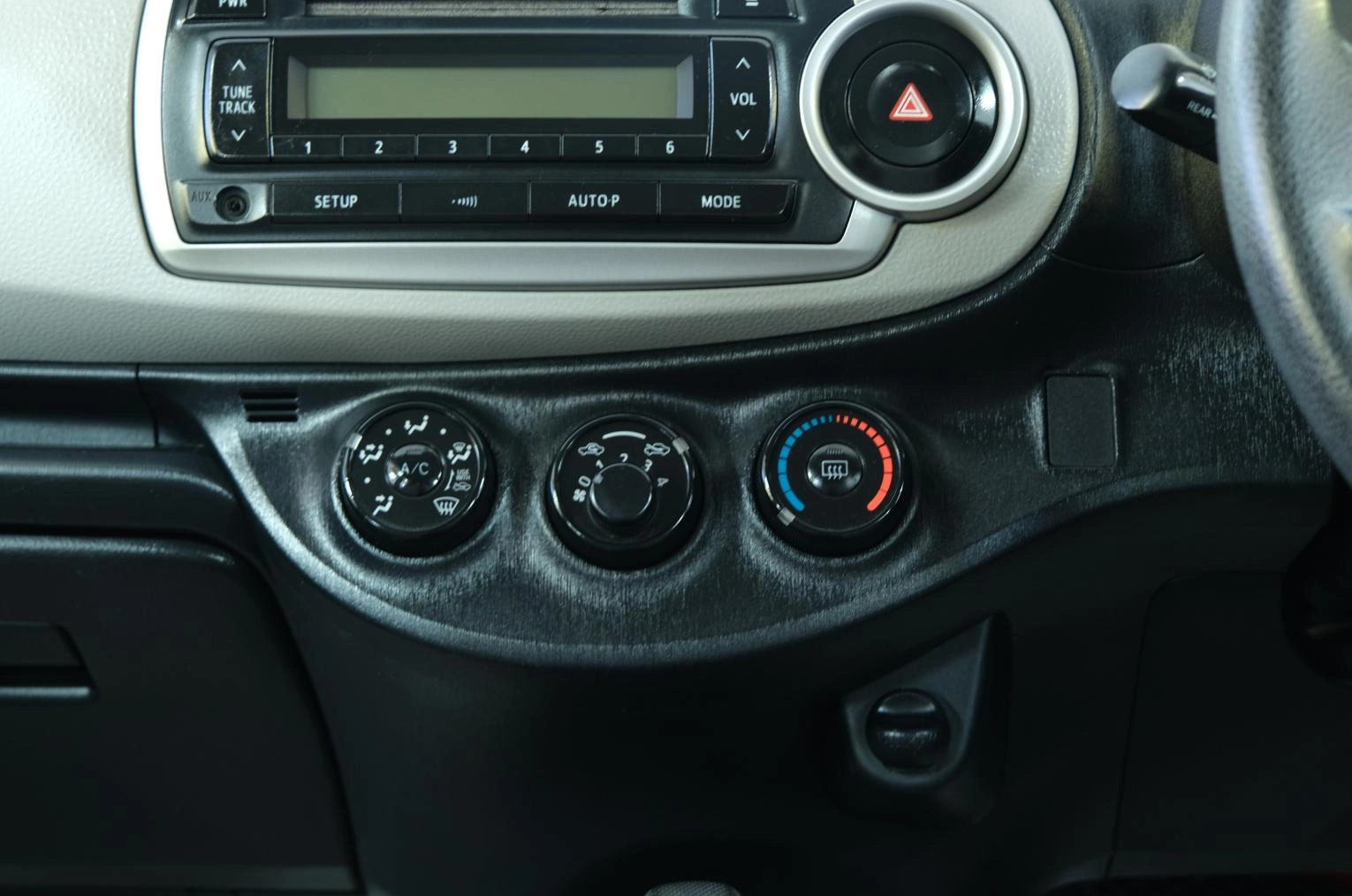 Toyota Vitz 15 из 22