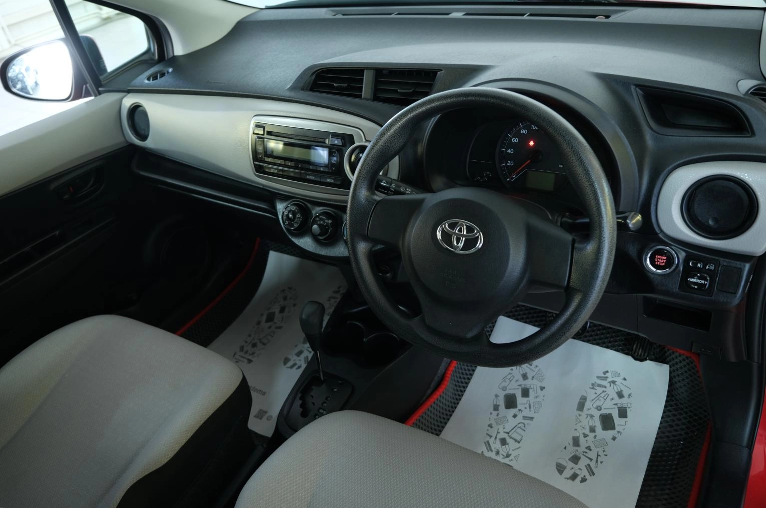 Toyota Vitz 10 из 22
