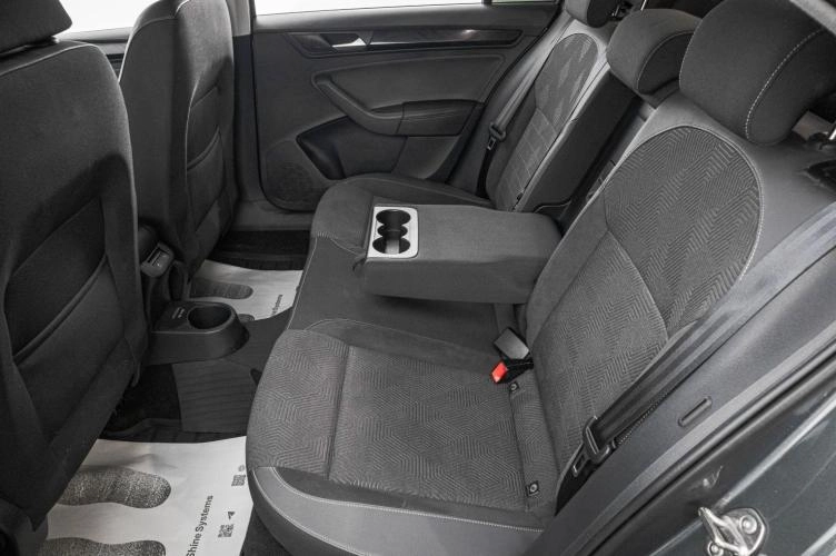 Volkswagen Polo 24 из 27