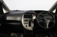 Toyota Ractis 8 из 16