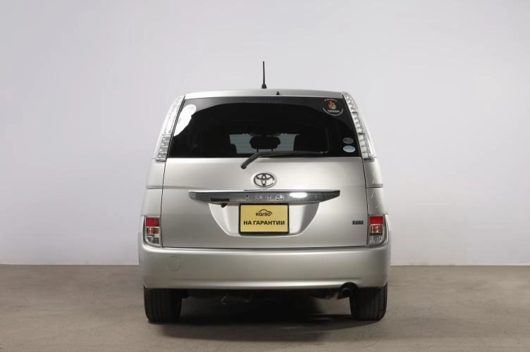 Toyota Isis 5 из 6