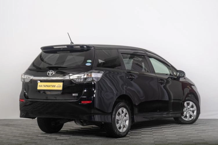 Toyota Wish 6 из 6