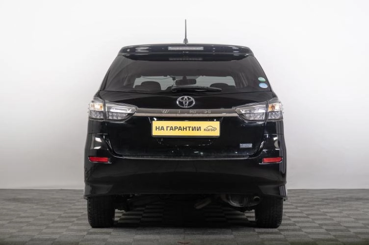 Toyota Wish 4 из 6