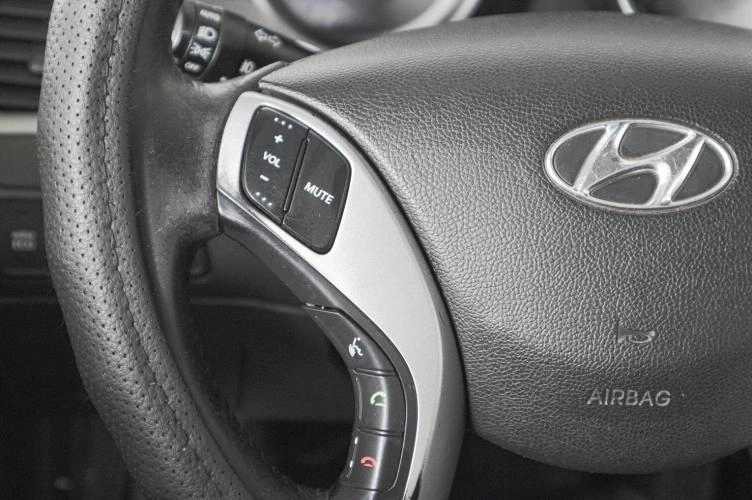 Hyundai Avante 15 из 20