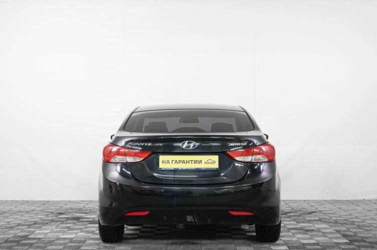 Hyundai Avante 5 из 6