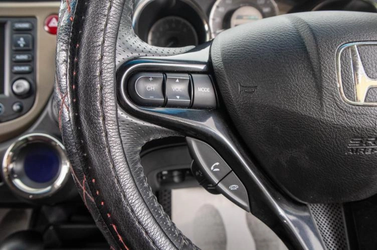 Honda Fit Shuttle 16 из 25
