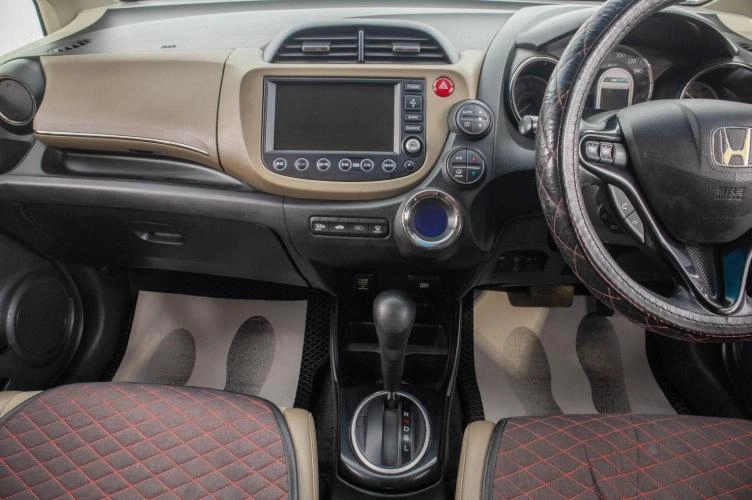 Honda Fit Shuttle 18 из 25