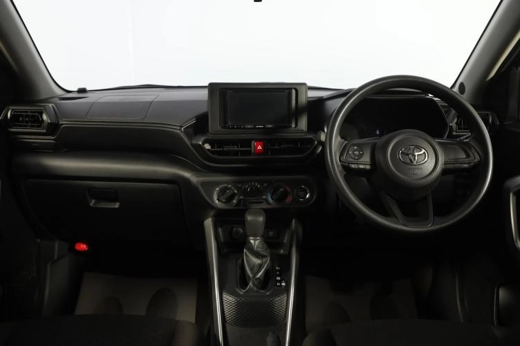 Toyota Raize 8 из 17
