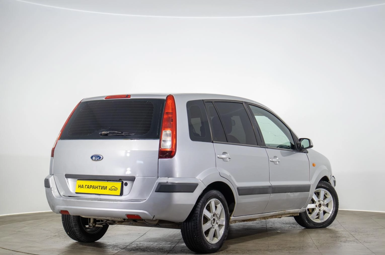 Ford Fusion 4 из 17