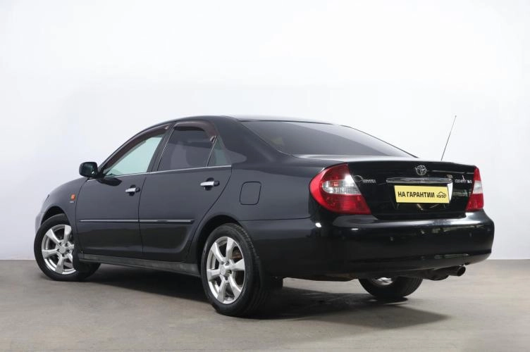 Toyota Camry 4 из 6