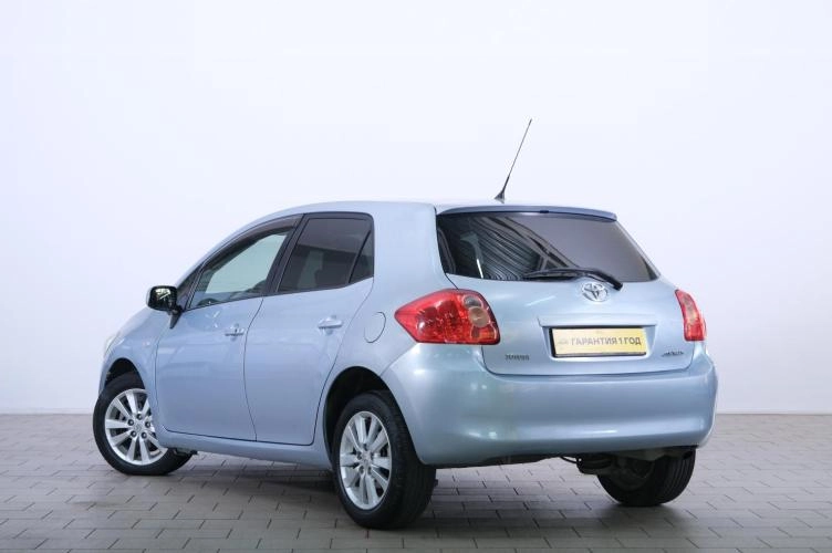 Toyota Auris 4 из 6