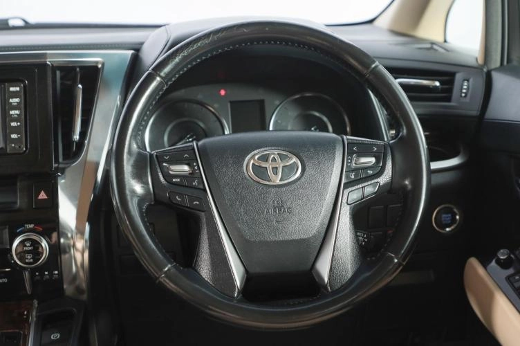 Toyota Vellfire 11 из 18