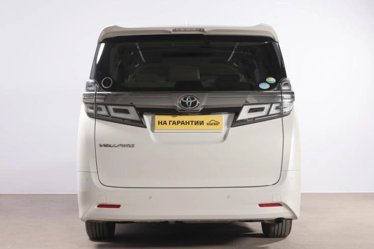 Toyota Vellfire 5 из 6