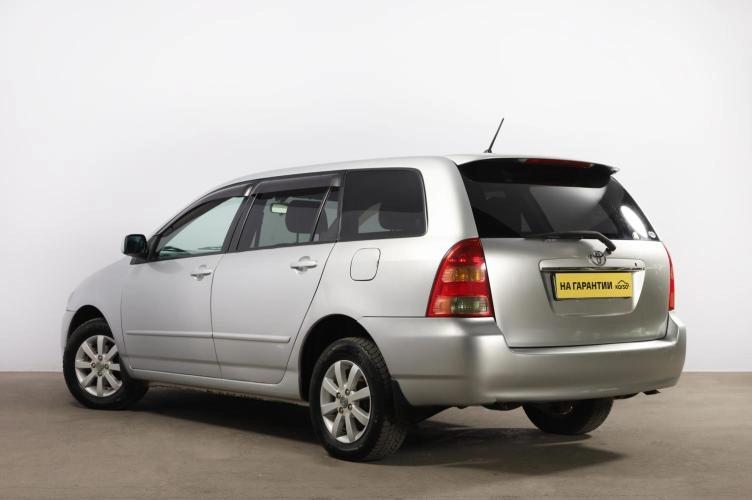 Toyota Corolla Fielder 4 из 6