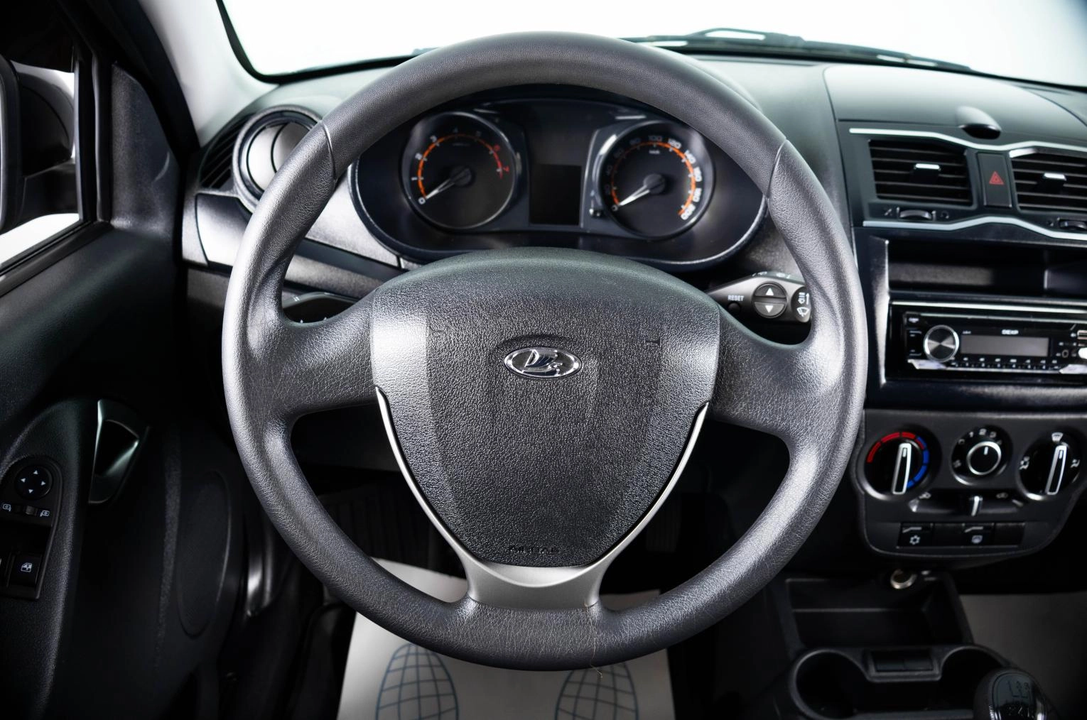ВАЗ (LADA) Granta 14 из 19