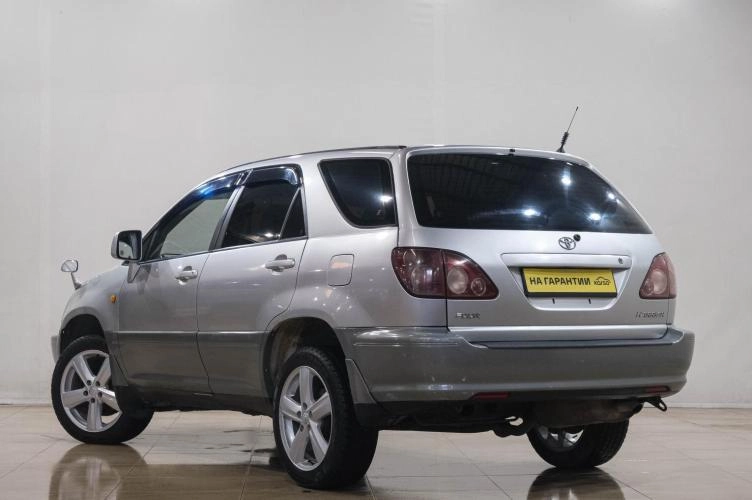 Toyota Harrier 4 из 6