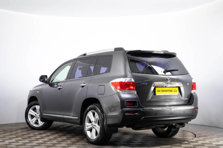 Toyota Highlander 6 из 6