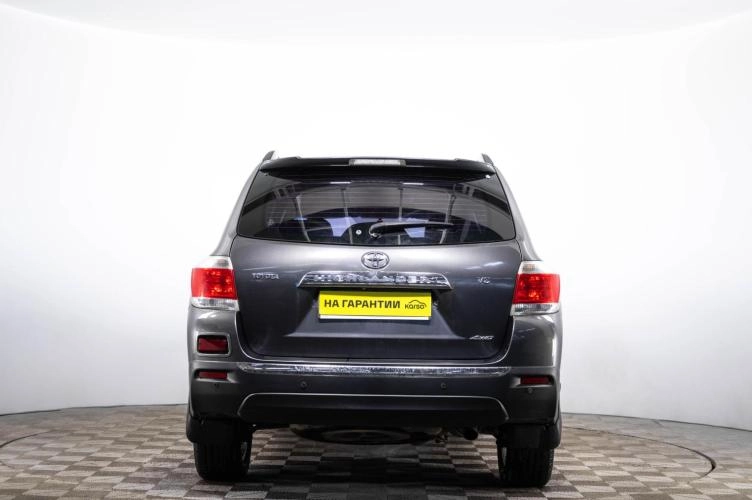 Toyota Highlander 5 из 6