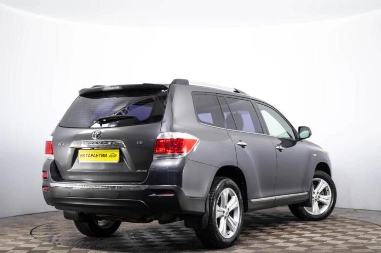 Toyota Highlander 4 из 6