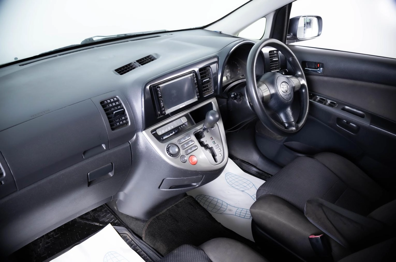 Toyota Wish 10 из 18