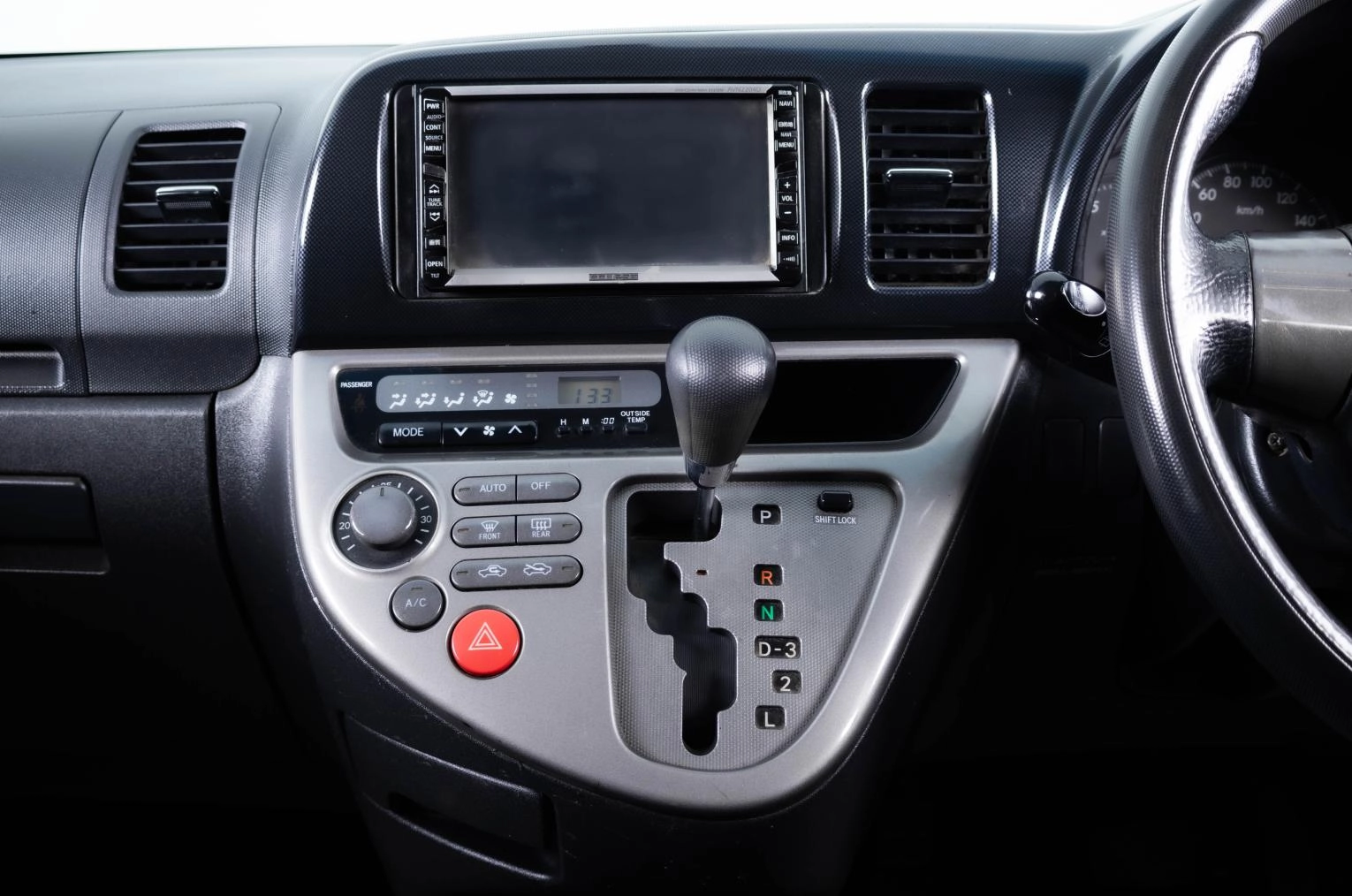 Toyota Wish 15 из 18